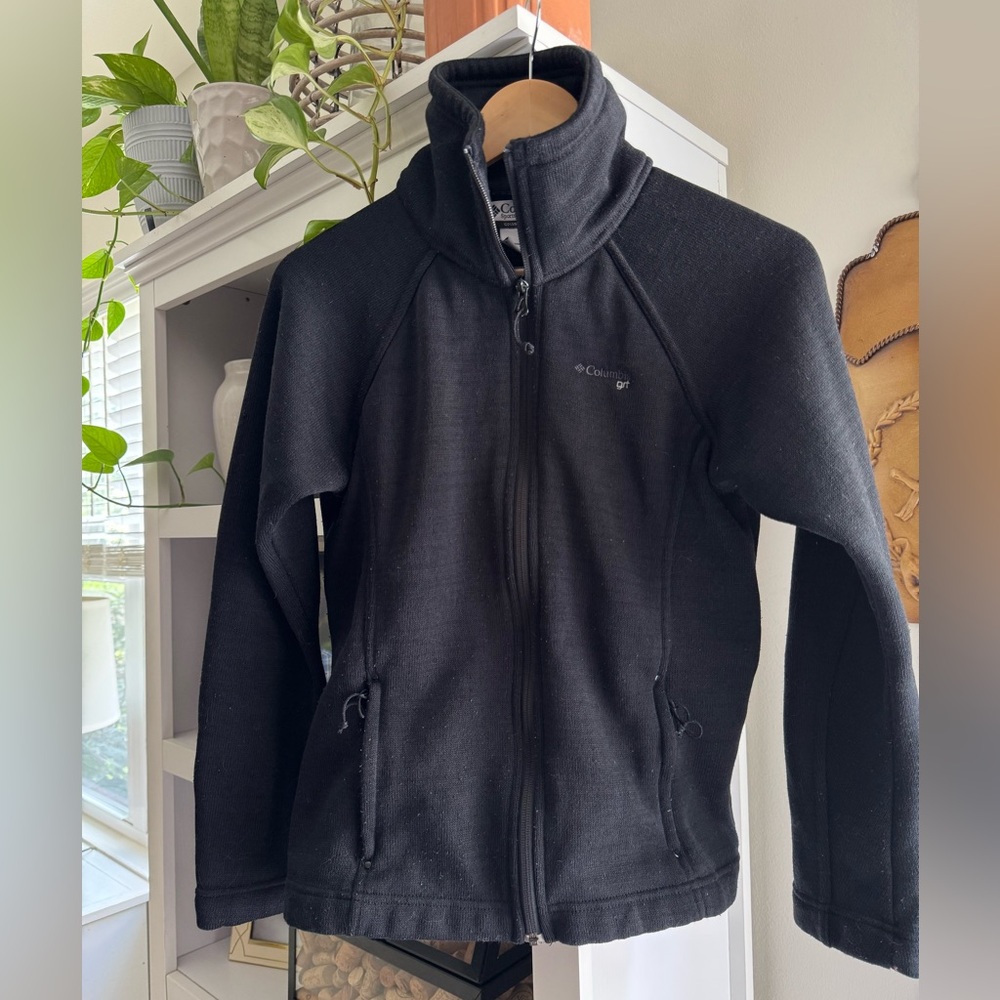 Columbia Woman’s Black Softshell Jacket